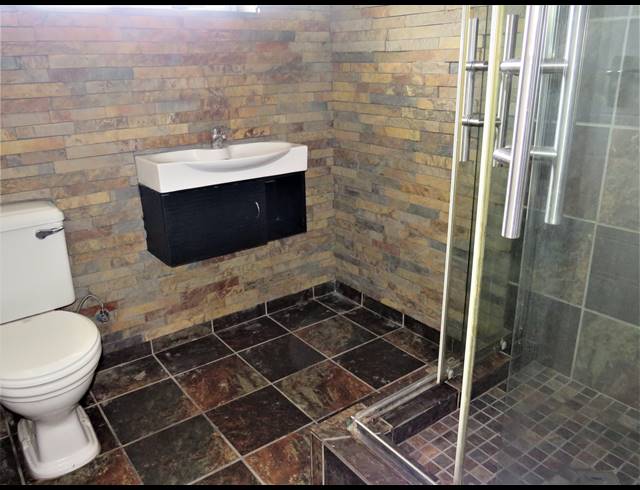 2 BEDROOM APARTMENT TO LET IN STRAND NORTH